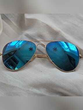 Ray-Ban Aviator Sunglasses RB3025 gold frame blue flash mirror lenses. EUC